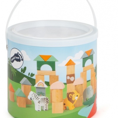 Recipiente com blocos de madeira coloridos e animais ilustrados.