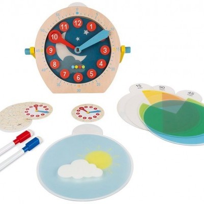 Relógio educativo de madeira com cartas ilustradas e marcadores coloridos