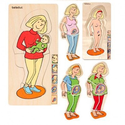 Jogo de puzzles de madeira com figuras de mulher grávida e bebé em várias fases