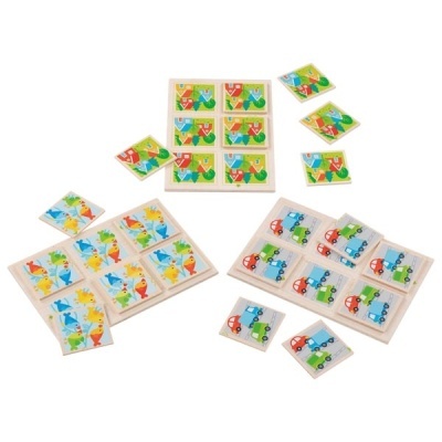 Tabuleiros de dominó de madeira com peças coloridas de dinossauros e carros