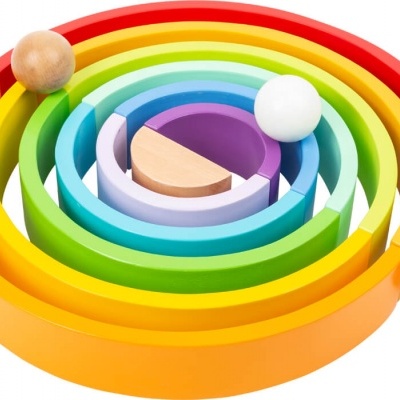 Labirinto circular de madeira colorida com bolas e peça semicircular