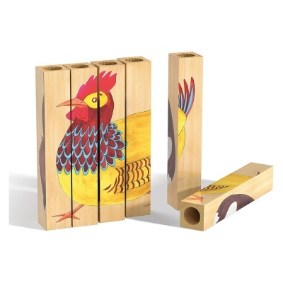 Blocos de madeira com imagem de galo colorido
