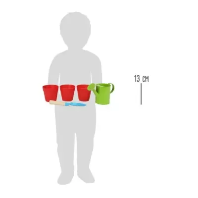 Conjunto de jardinagem infantil com três vasos vermelhos, regadeira verde e pá azul, altura 13 cm.