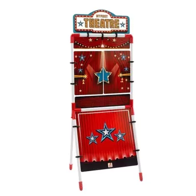 Expositor decorado com tema teatro em vermelho, branco e azul, com letreiro iluminado.