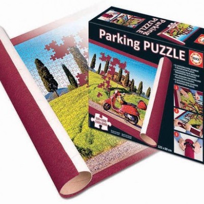 Puzzle de estacionamento com base enrolada e caixa com imagem do puzzle e texto Parking PUZZLE