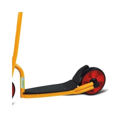 Parte inferior de trotinetes com rodas vermelhas e estrutura laranja