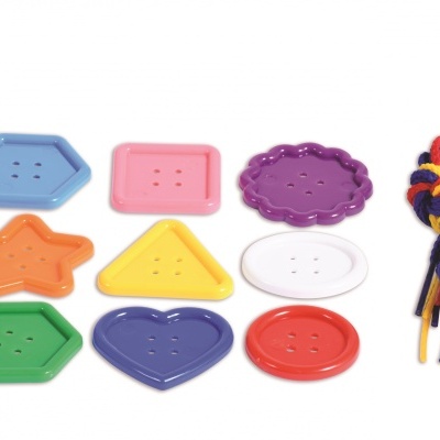 Conjunto de botões coloridos em várias formas com cordões entrelaçados coloridos