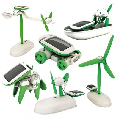 Brinquedos de construção movidos a energia solar em branco e verde, vários modelos