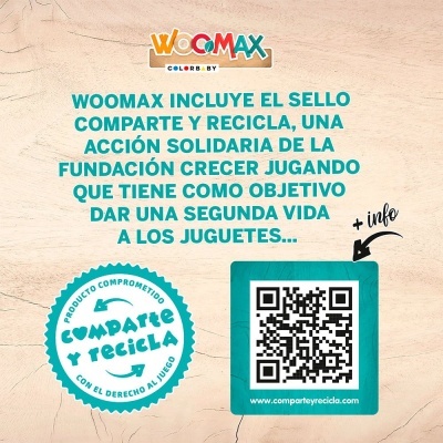 Texto promocional WOOMAX com selo azul e código QR sobre fundo bege texturizado
