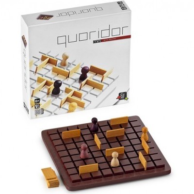 Jogo de tabuleiro Quoridor com peças de madeira e caixa branca