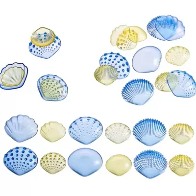 Conjunto de conchas decorativas em vidro azul e amarelo