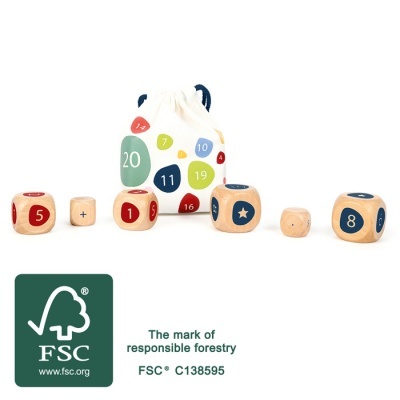 Conjunto de dados de madeira colorida com saco branco e logótipo FSC