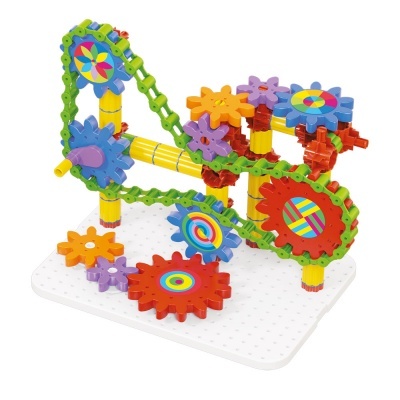 Engrenagens coloridas em madeira com base branca para montagem