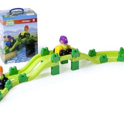 Conjunto de pista de corrida para crianças com carrinhos e embalagem