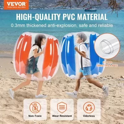 Crianças a correr na praia com bolas insufláveis de PVC transparente laranja e azul com alças pretas