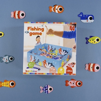 Jogo infantil Fishing game com tabuleiro azul e peixes coloridos