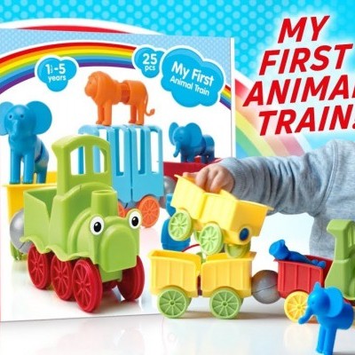 Brinquedo comboio colorido My First Animal Train da SMARTMAX com criança a brincar
