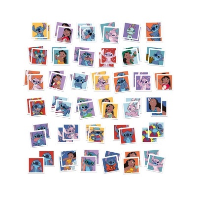 Autocolantes quadrados com personagens da série Stitch em fundo branco