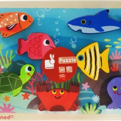 Puzzle de madeira colorido com animais marinhos