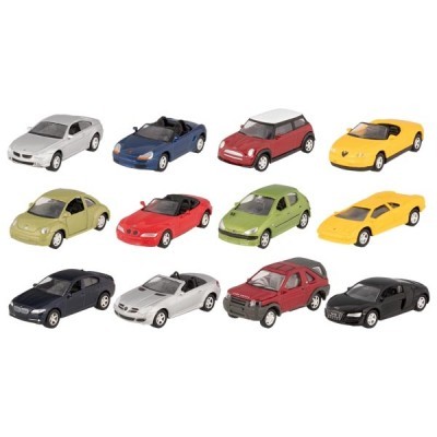 Miniaturas coloridas de carros em várias formas e cores sobre fundo branco