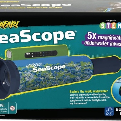 Caixa do dispositivo SeaScope da GeoSafari com imagem do produto azul camuflado, texto informativo, e indicação educativa STEM