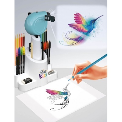 Conjunto de arte infantil com lápis, marcadores e projetor com imagem de beija-flor