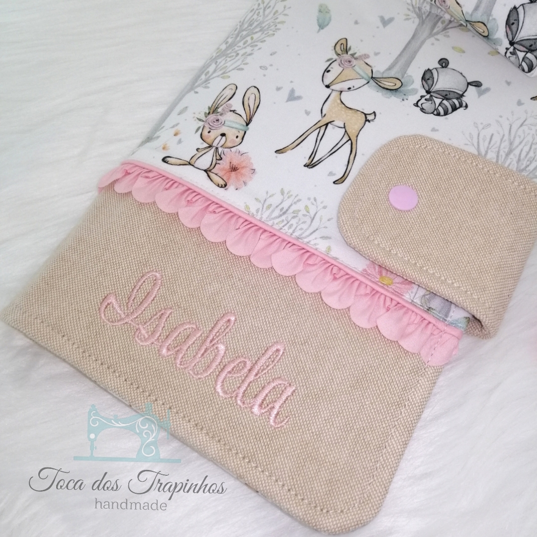 Capa de tecido para caderno com estampado animal e nome bordado