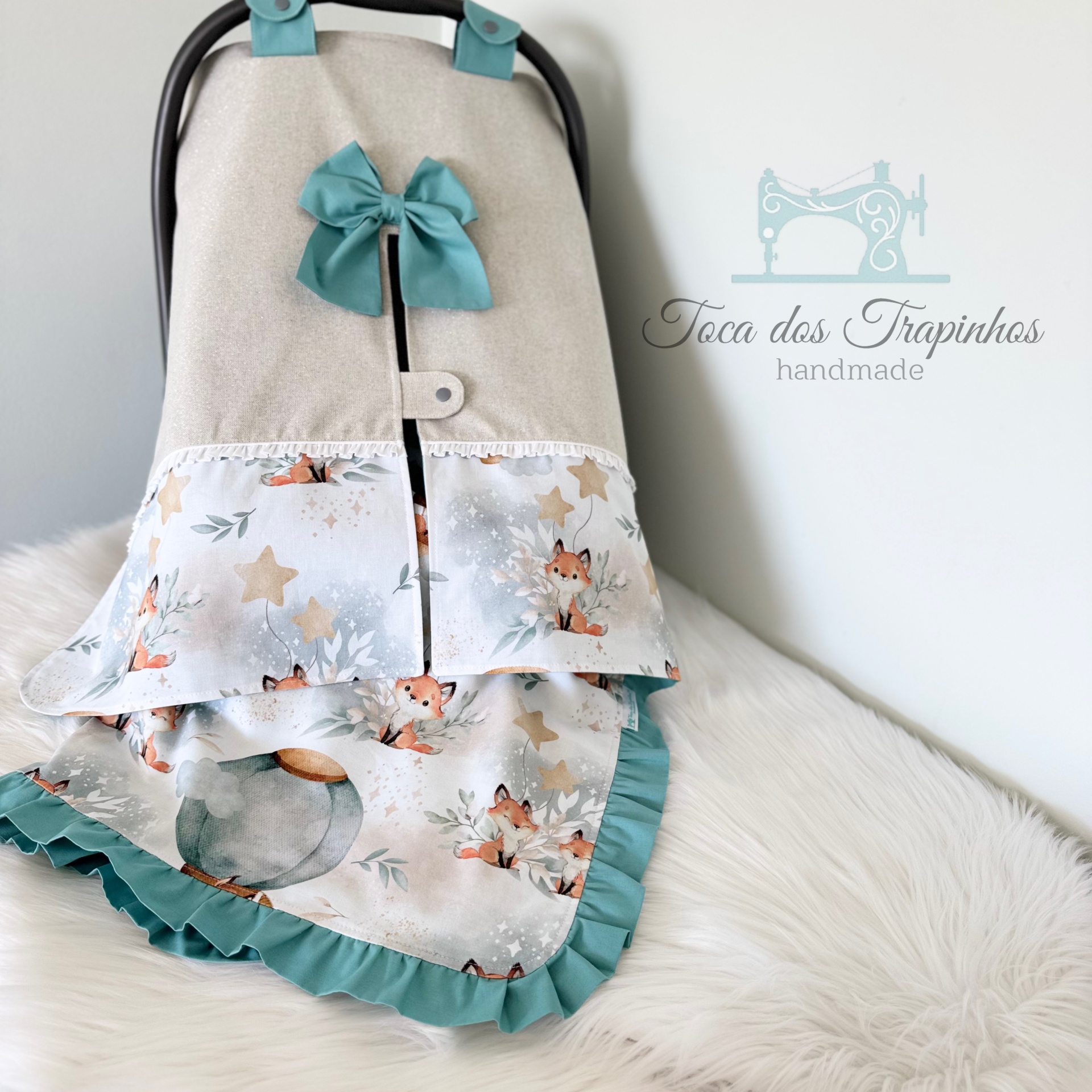Cobertura para assento de carrinho de bebé, bege e estampado com raposas e estrelas, com laço azul turquesa