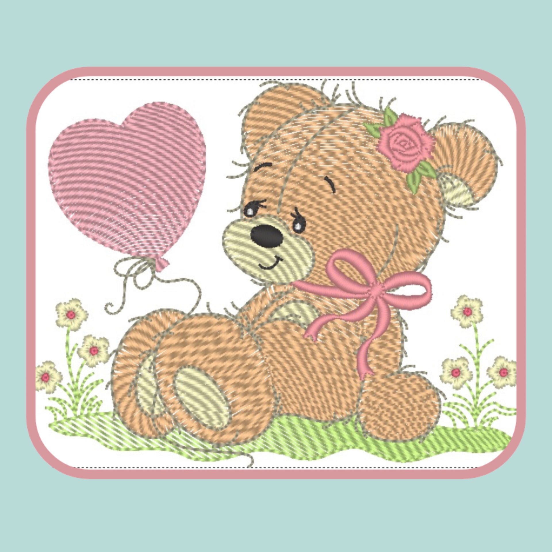 Ursinho castanho bordado com laço e flor, balão coração cor-de-rosa, flores na relva