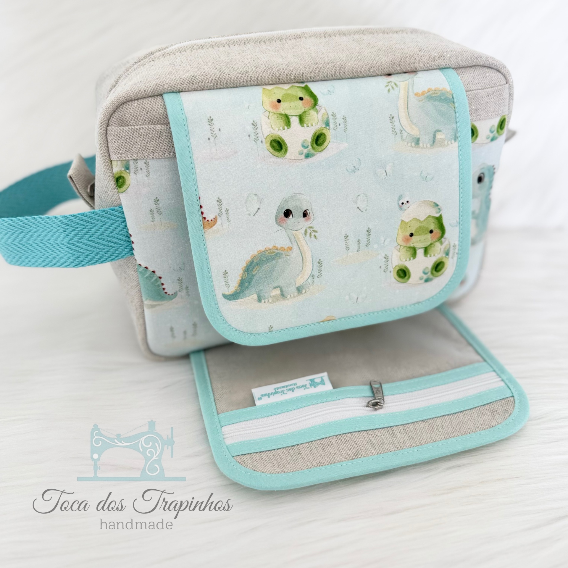 Bolsa pequena de tecido com estampa de dinossauros e sapos cartoon