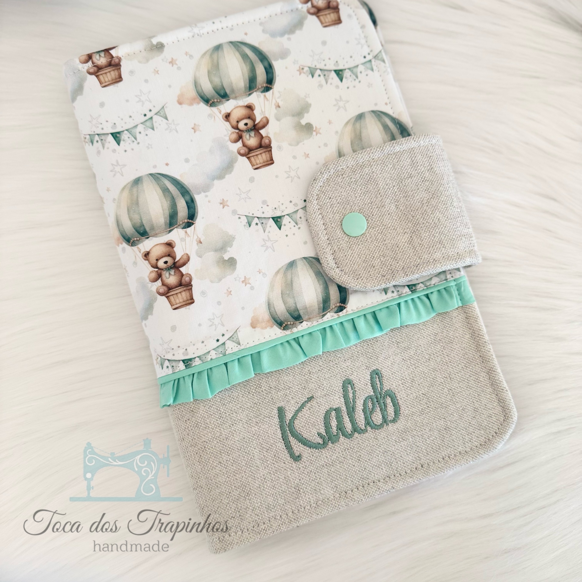 Capa de tecido com padrão de balões e ursos e bordado personalizado Kaleb