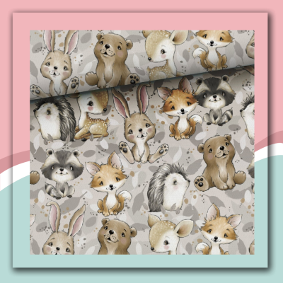 Tecido cinza claro com estampado de animais fofos variados em tons suaves