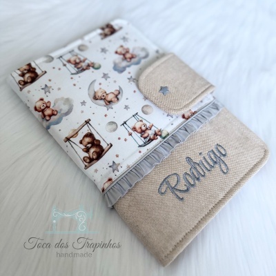 Capa para caderneta de vacinação com ursinhos e nome bordado Rodrigo