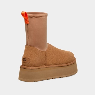 Bota UGG castanha clara com sola alta e alça laranja