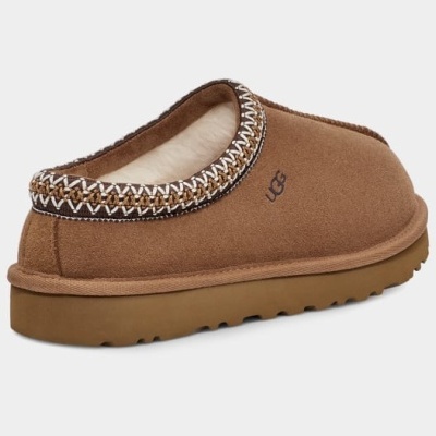 Pantufa castanha UGG com sola de borracha e interior macio branco