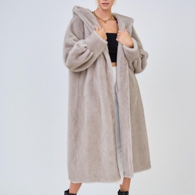 Casaco longo felpudo cinza claro com capuz