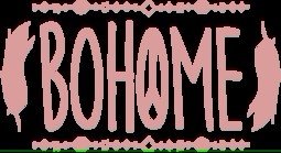 Texto 'BOHOME' em letras rosas sobre fundo preto com bordas decorativas