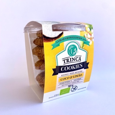 Pack amarelo e branco de cookies Trinca com biscoitos visíveis e texto coco e limão