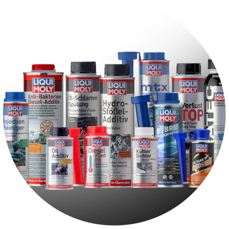 Produtos LIQUI MOLY para automóveis em latas e frascos coloridos sobre fundo escuro.