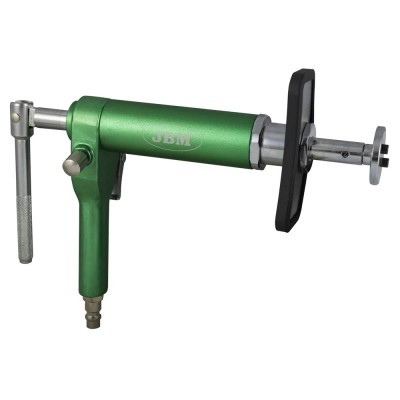 Ferramenta manual verde e prata com marca JBM