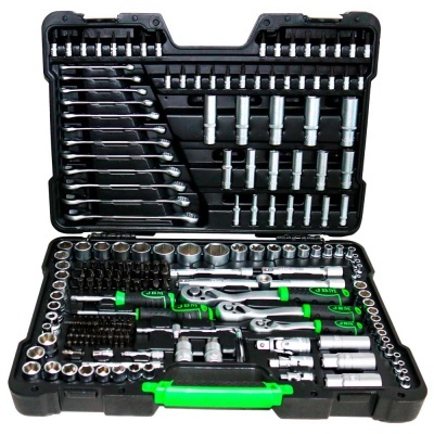 Conjunto de ferramentas multifunções em estojo preto com pega verde e acessórios