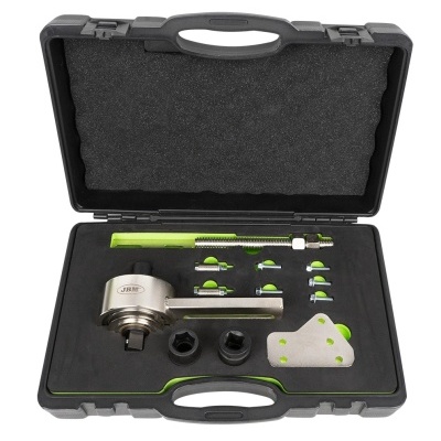 Conjunto de ferramentas organizadas em estojo preto com interior em espuma