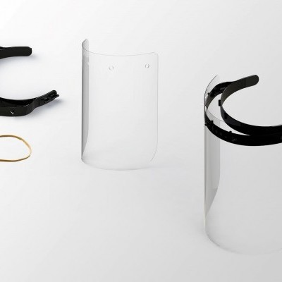 Escudo facial transparente com moldura preta e elástico amarelo