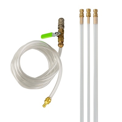 Tubos transparentes com conexões metálicas e válvula com alavanca verde