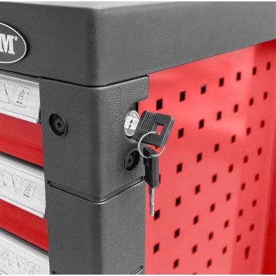 Caixa de ferramentas vermelha e preta com chave