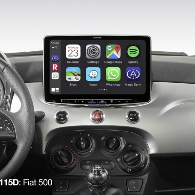 Painel interior Fiat 500 com ecrã tátil e controlos