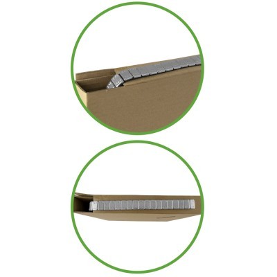 Embalagem de cartão com faixa metálica prateada na borda superior