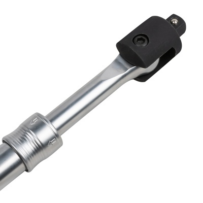 Extensão metálica para chave de caixa com ponta preta e parafuso visível