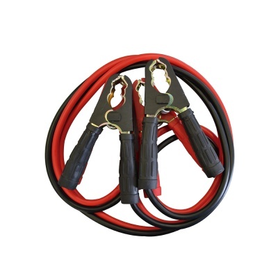 Cabos de bateria com isolamento vermelho e preto e grampos metálicos