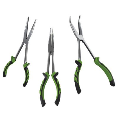 Três alicates com punhos verdes e pretos e extremidades metálicas